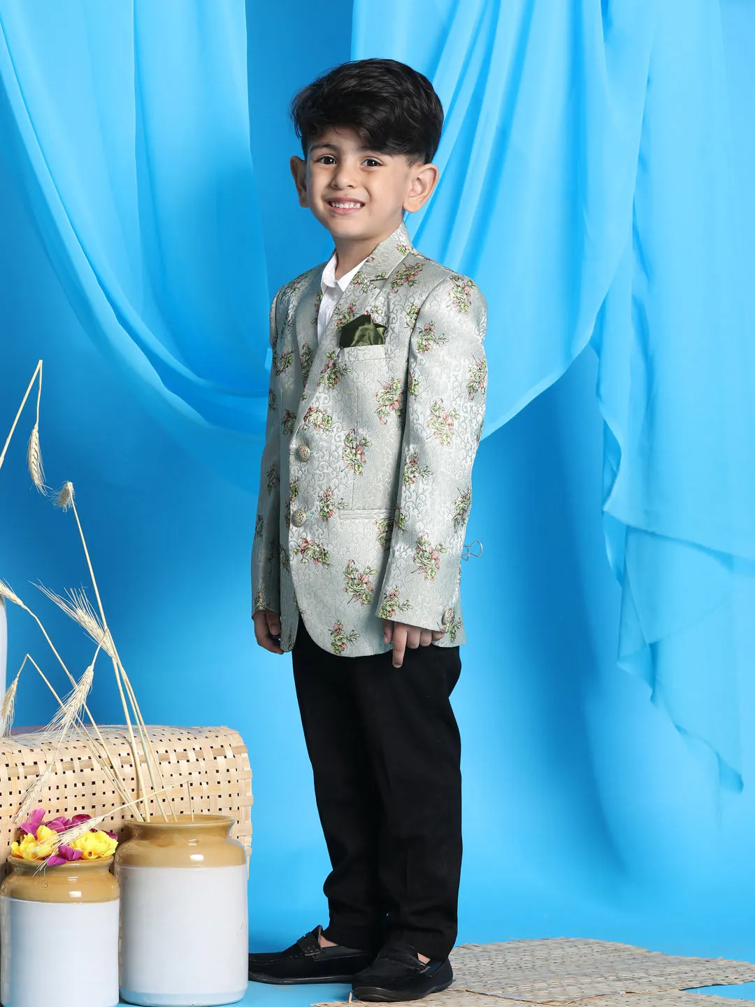 Jashvi Boy's Light Green Woven Silk Blend Blazer