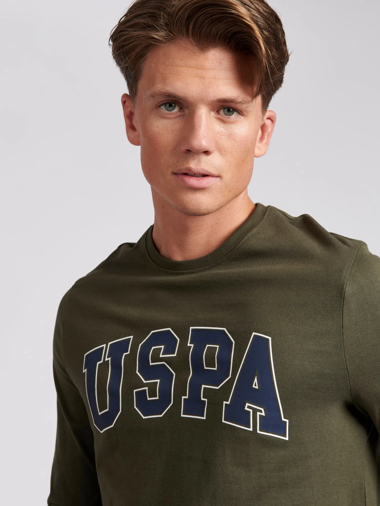 Men Arch Graphic Long Sleeve T-Shirt in Forest Night