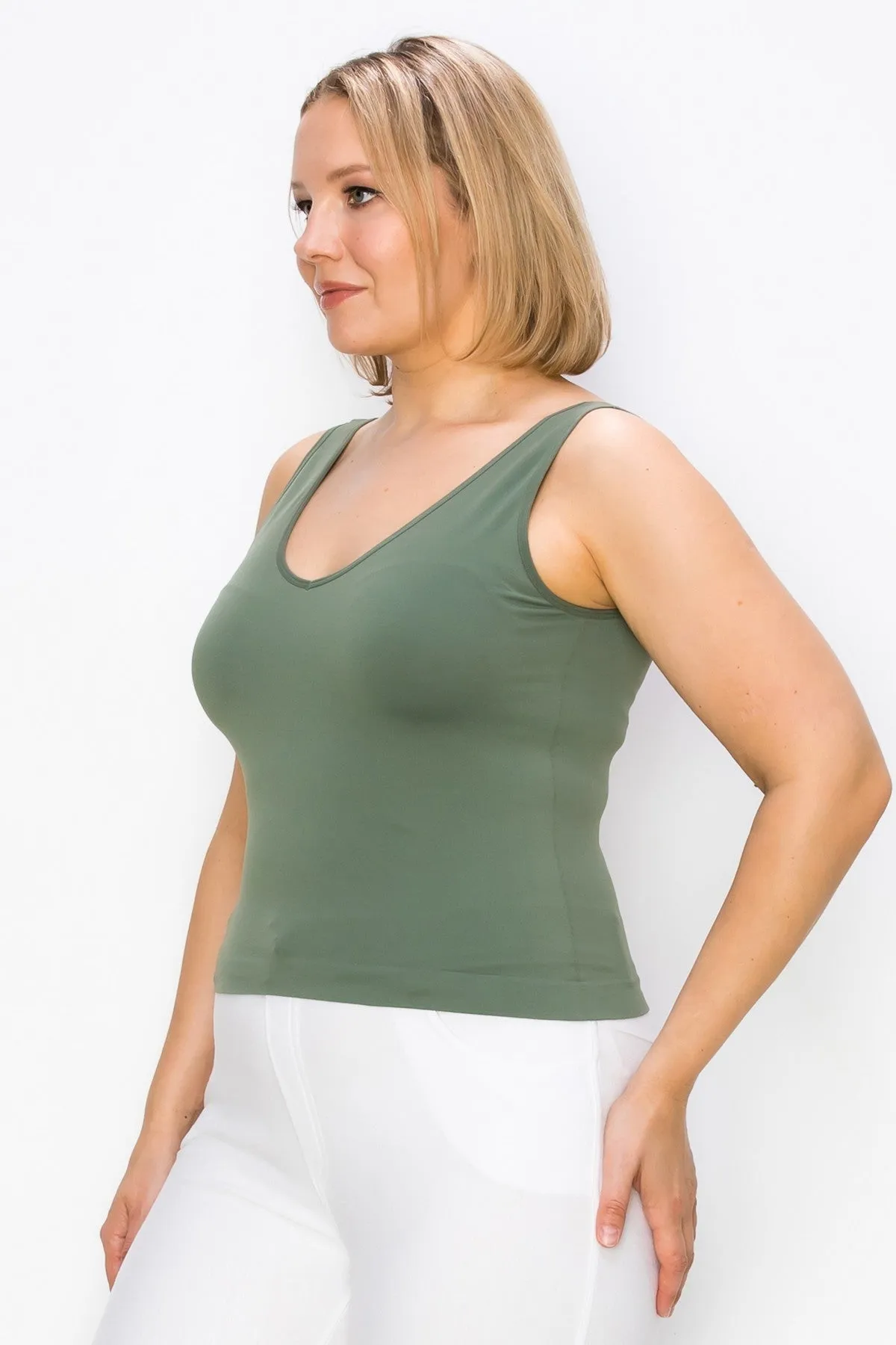 Plus Size Reversible V or U Neckline Seamless Tank